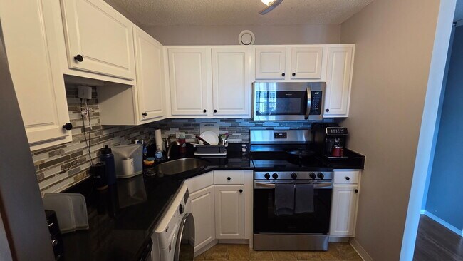 Building Photo - 10 E Ontario St