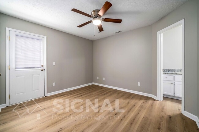 Building Photo - 140 Bonnieville Dr