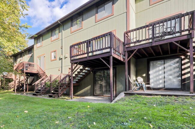 Building Photo - 103 Cliffside Dr