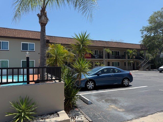 Building Photo - 411 S Nimbus Ave