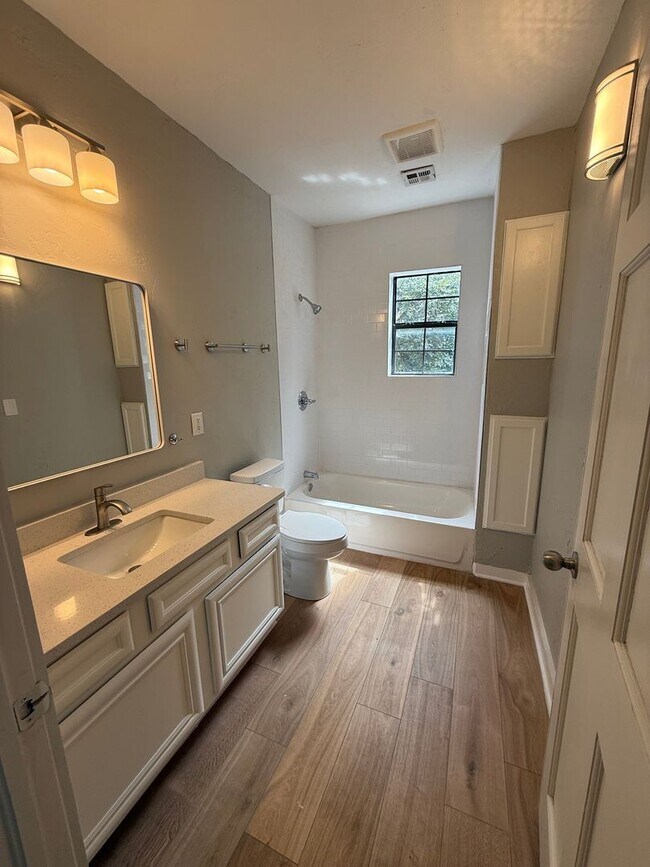 Building Photo - Remodeled Charmer in the Urban Core – Fres...