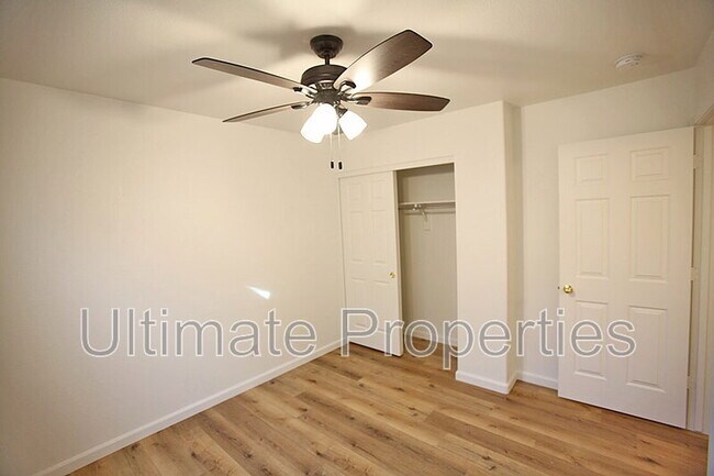 Building Photo - 20920 N 67th Dr