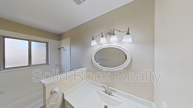 Building Photo - 6505 Wicklow Cir E