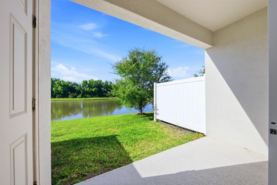 Building Photo - 6135 Fairmont Ln