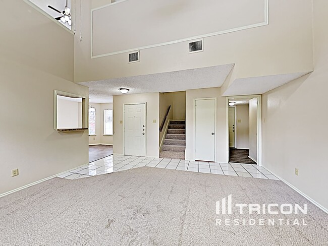 Building Photo - 3301 Plantation Ln