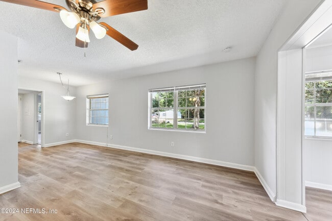Building Photo - 3526 Formosa Dr
