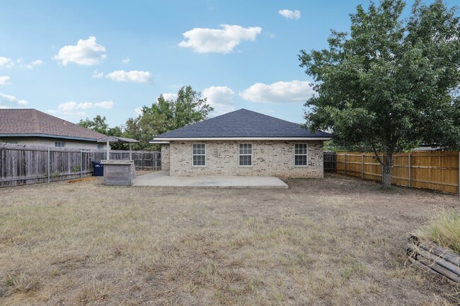 Building Photo - Beautiful Home in Leander