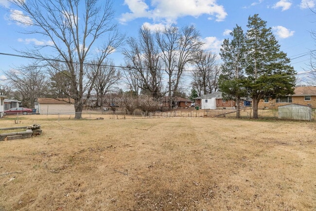 Building Photo - 9220 Leamont Dr