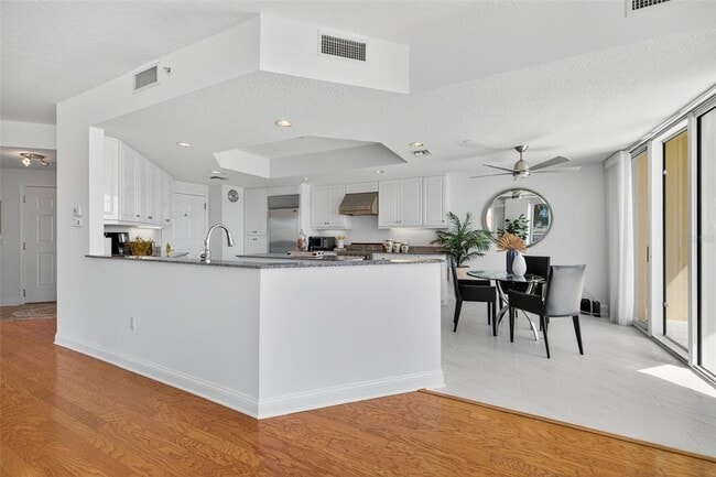 Building Photo - 555 5th Ave NE