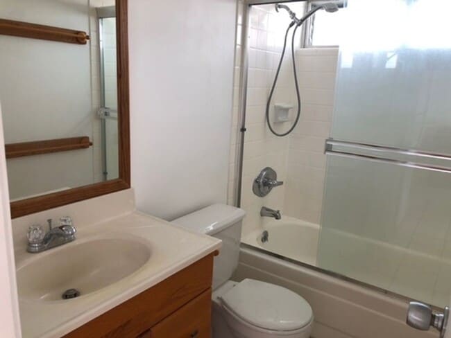 Building Photo - One bedroom corner unit at Regency Tower 1502