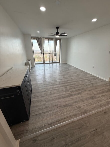 Building Photo - 2500 N Van Dorn St