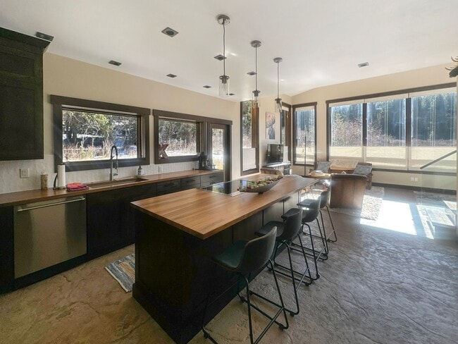 Building Photo - 3 Bed, brand new home with views of Quanda...