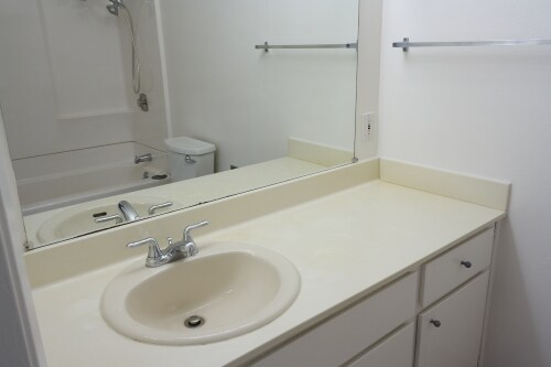 Building Photo - 1051 Beach Park Blvd