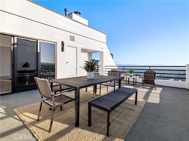 Building Photo - 2287 Sunset Plaza Dr