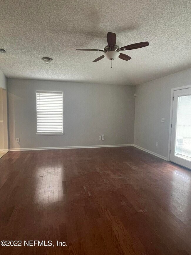 Building Photo - 3348 Volley Dr