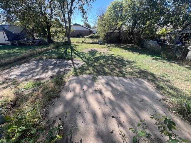 Building Photo - Beautiful duplex in Moore for rent!