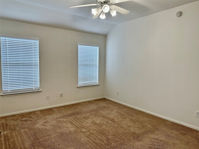 Building Photo - 30415 Deleon Fields Dr
