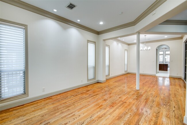 Building Photo - 5346 Val Verde St