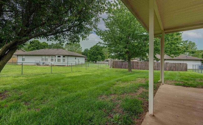 Building Photo - 302 Slim Wilson Blvd