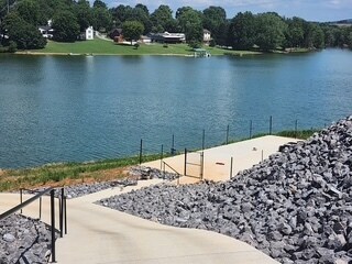 Building Photo - 154 Lakeshore Bay Dr