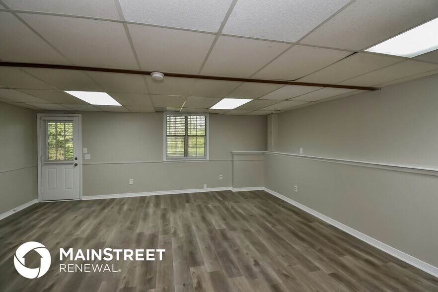 Building Photo - 4006 Oak Stone Dr