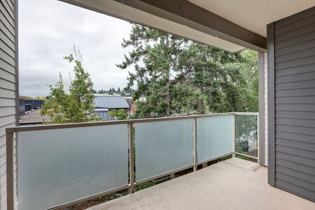 Building Photo - Spacious 1bd, 1ba Condo Available in Perfect Mercer Island Location!