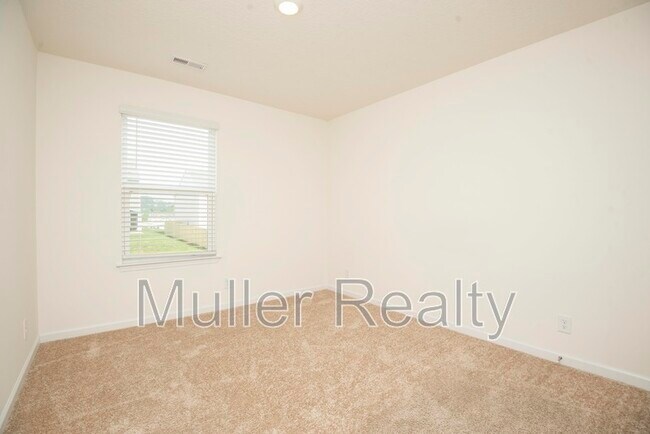 Building Photo - 173 Ash Ave