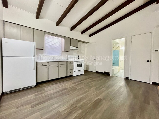 Building Photo - 1153 Hoyt St SE