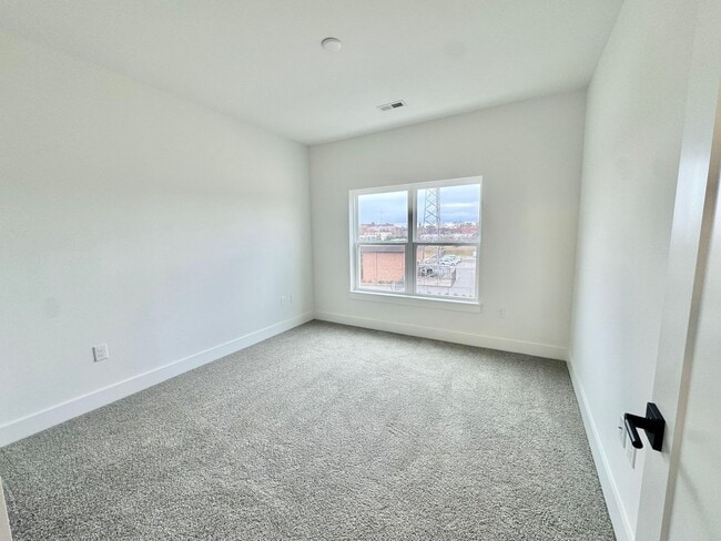 Building Photo - Beautiful NEW 1-Bed, 1- Bath Apartment in Rock Hill!