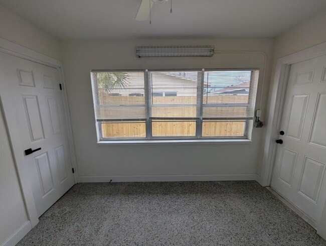 Building Photo - 124 146th Ave E