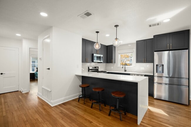 Building Photo - 1207 Romeria Dr