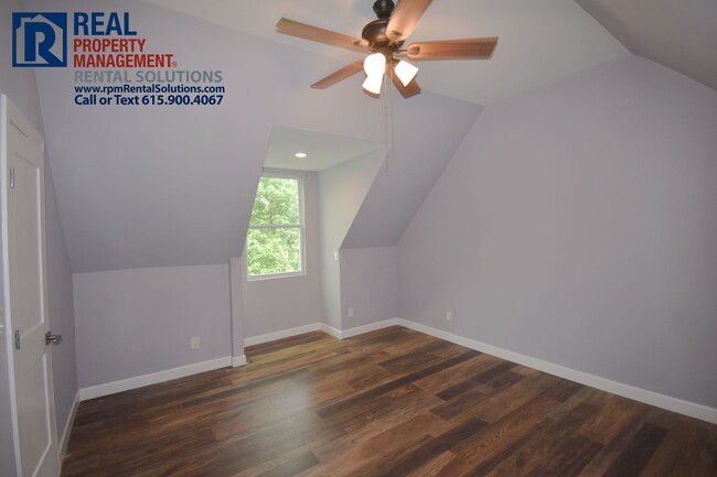Building Photo - Great 3 bd 2.5 ba with Washer/Dryer includ...