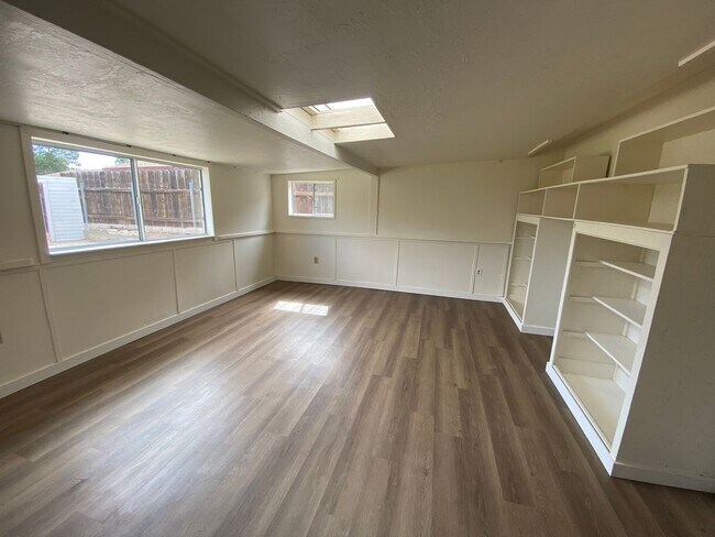 Building Photo - 4 bedroom in Orcutt!!!
