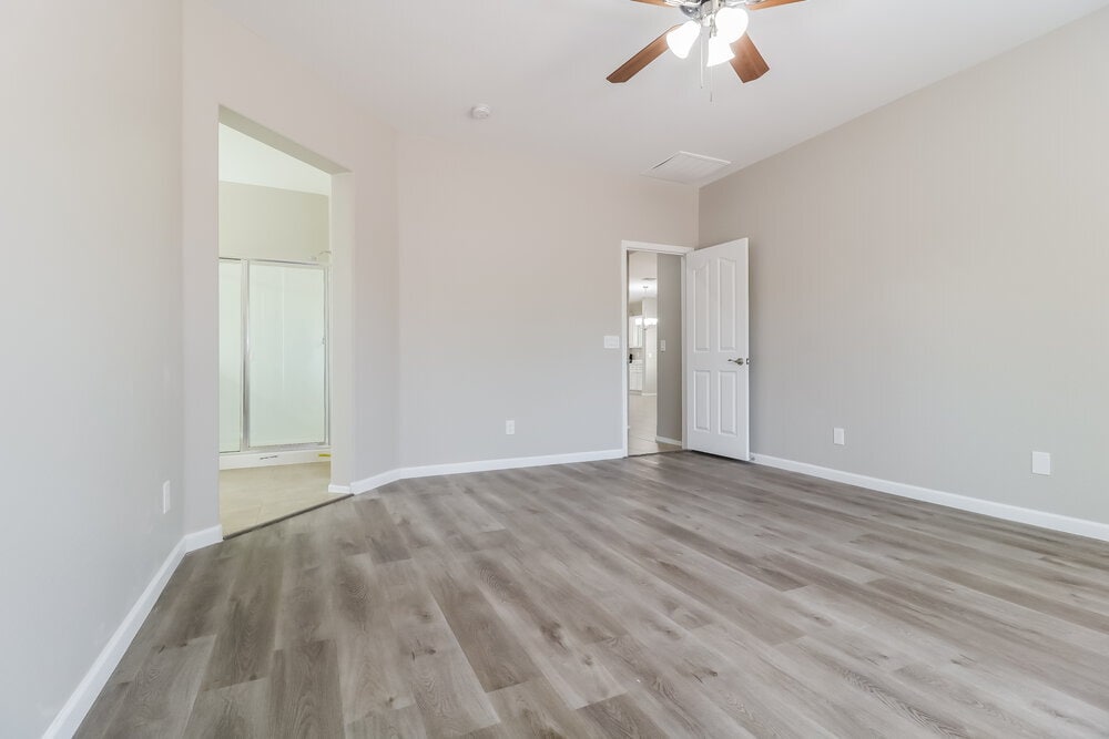 Building Photo - 105 N 108th Dr