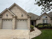 Building Photo - 2 Bedroom Townhome for Rent in Stonewall F...