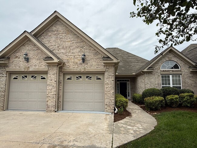 Primary Photo - 2 Bedroom Townhome for Rent in Stonewall F...