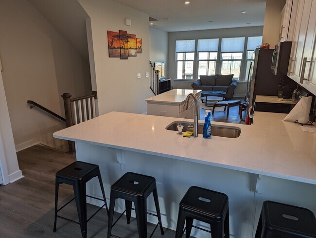 Building Photo - 1114 Gleason Way