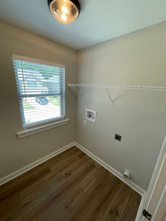 Building Photo - Home for Rent in Calera, AL!!! View with 48 Hours Notice!