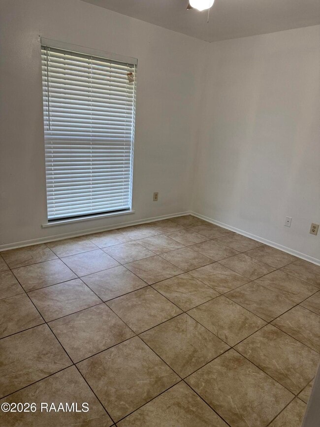 Building Photo - 206 Dijon Dr