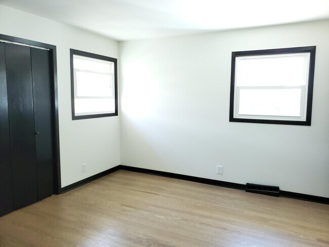 Building Photo - 18625 Lola Dr