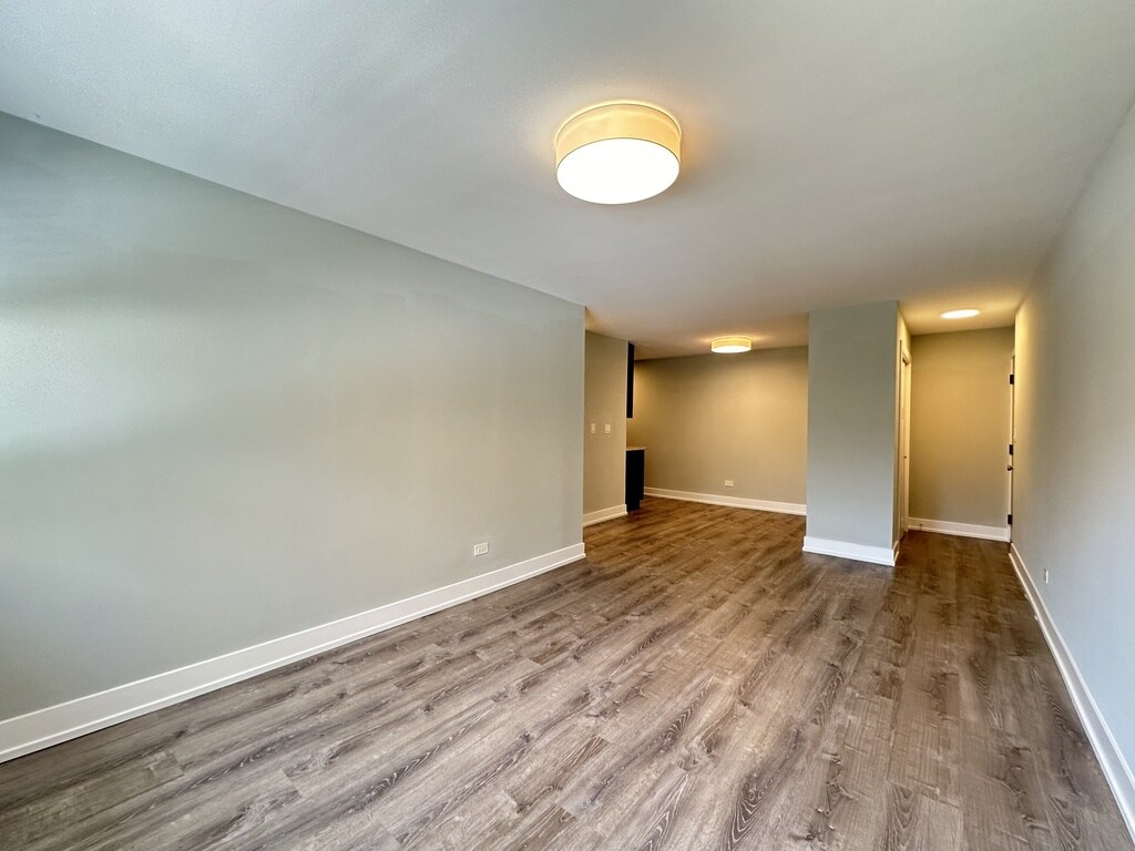 Building Photo - 507 W Barry Ave