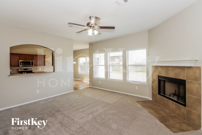 Building Photo - 230 Silver Ripple Dr