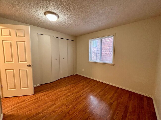 Building Photo - $0 DEPOSIT OPTION. COZY 2-BEDROOM CONDO WITH NO CARPET, 2 PARKING SPACES, IN WESTMINSTER. WITH EA...