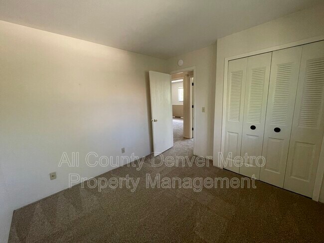 Building Photo - 6534 Zinnia St