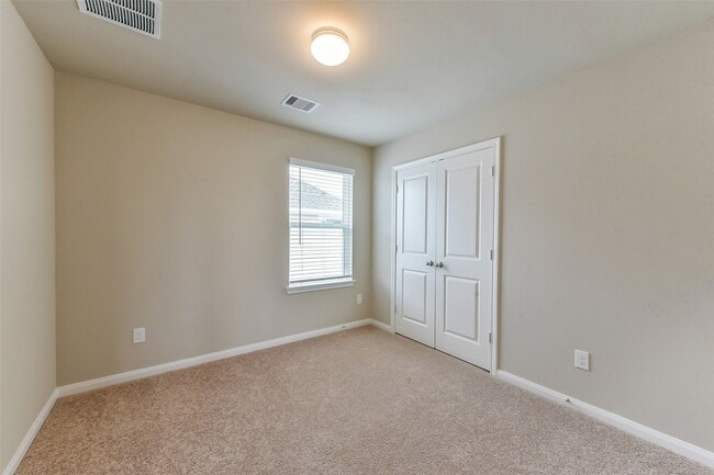 Building Photo - 3842 Sugardale St