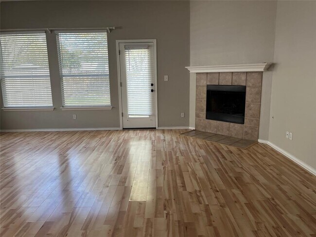 Building Photo - 10306 Snapdragon Dr