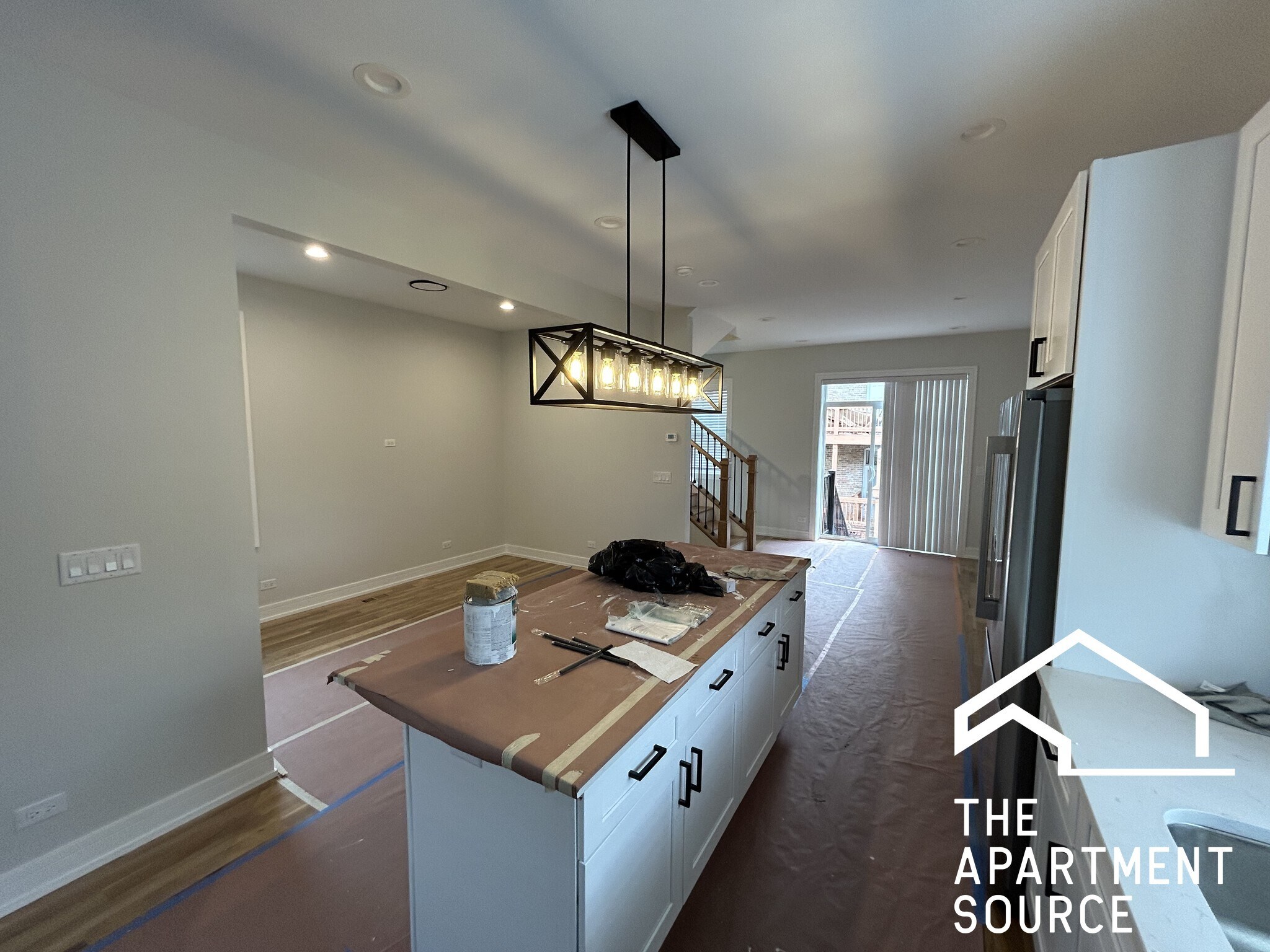 Building Photo - 858 N Paulina St