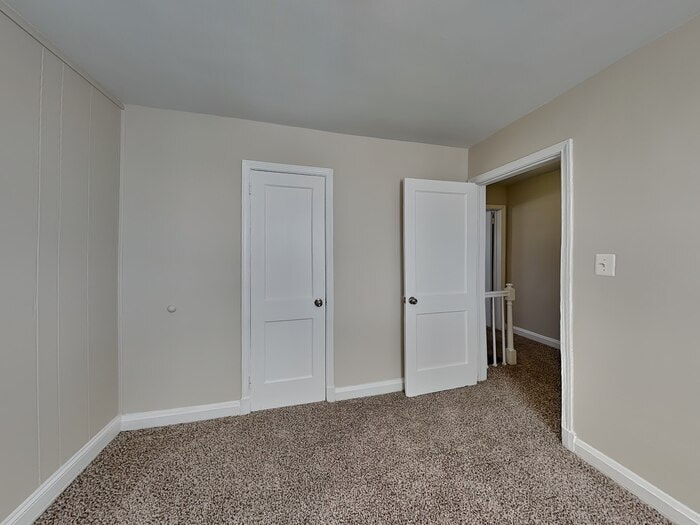 Building Photo - 1917 Searles Rd