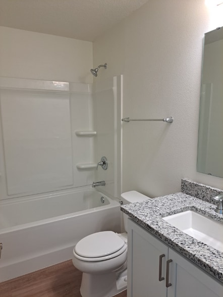 Building Photo - 577 Stoney Pointe Cir