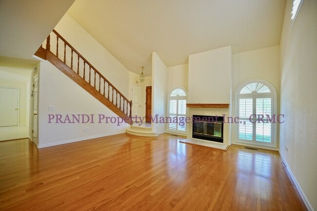 Building Photo - Available Now!  3 Bedroom San Rafael Home
